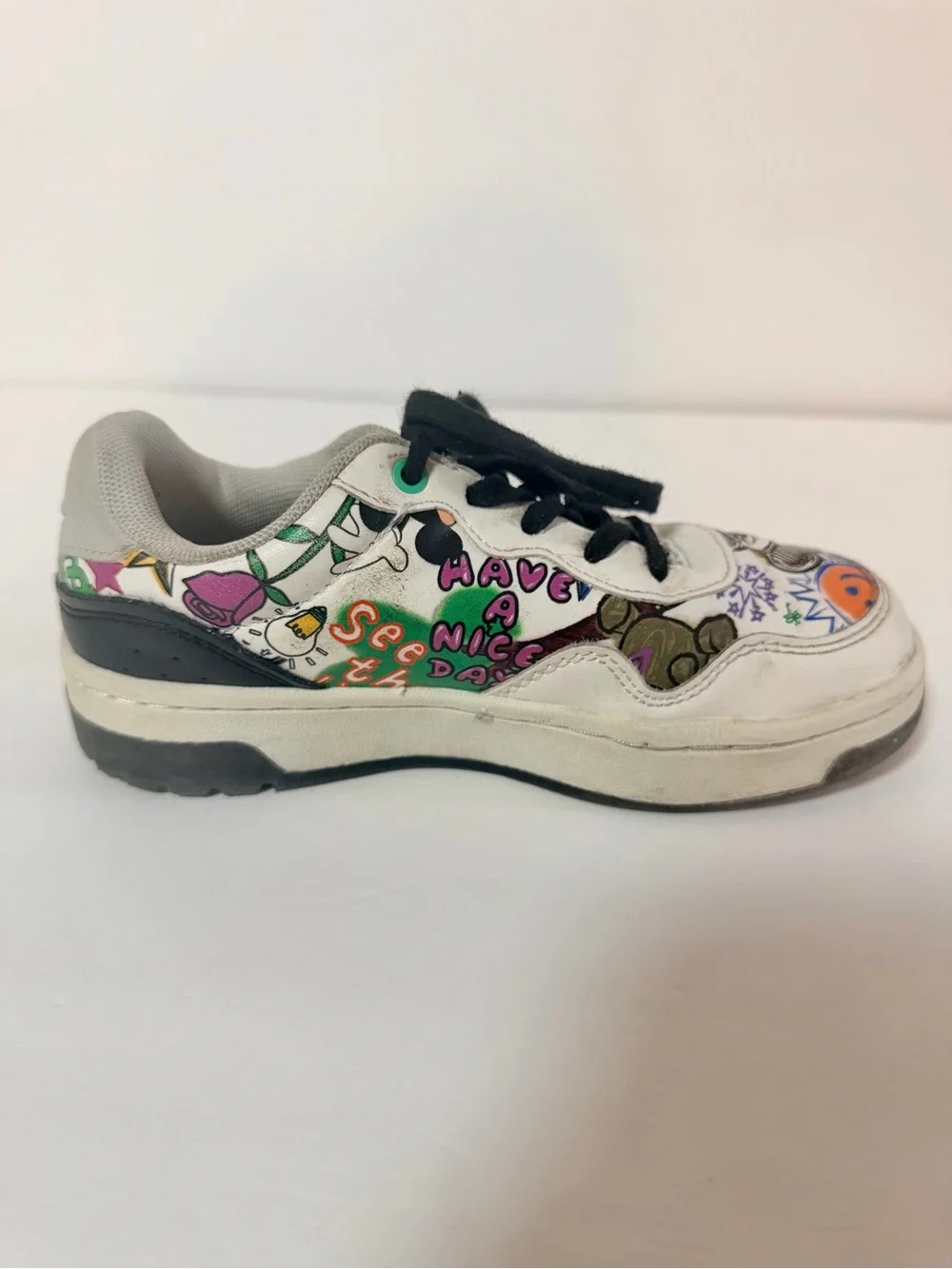 Zara Kids Mickey Mouse & Friends Graffiti Sneakers Size 31 or 13 13.5 Kids